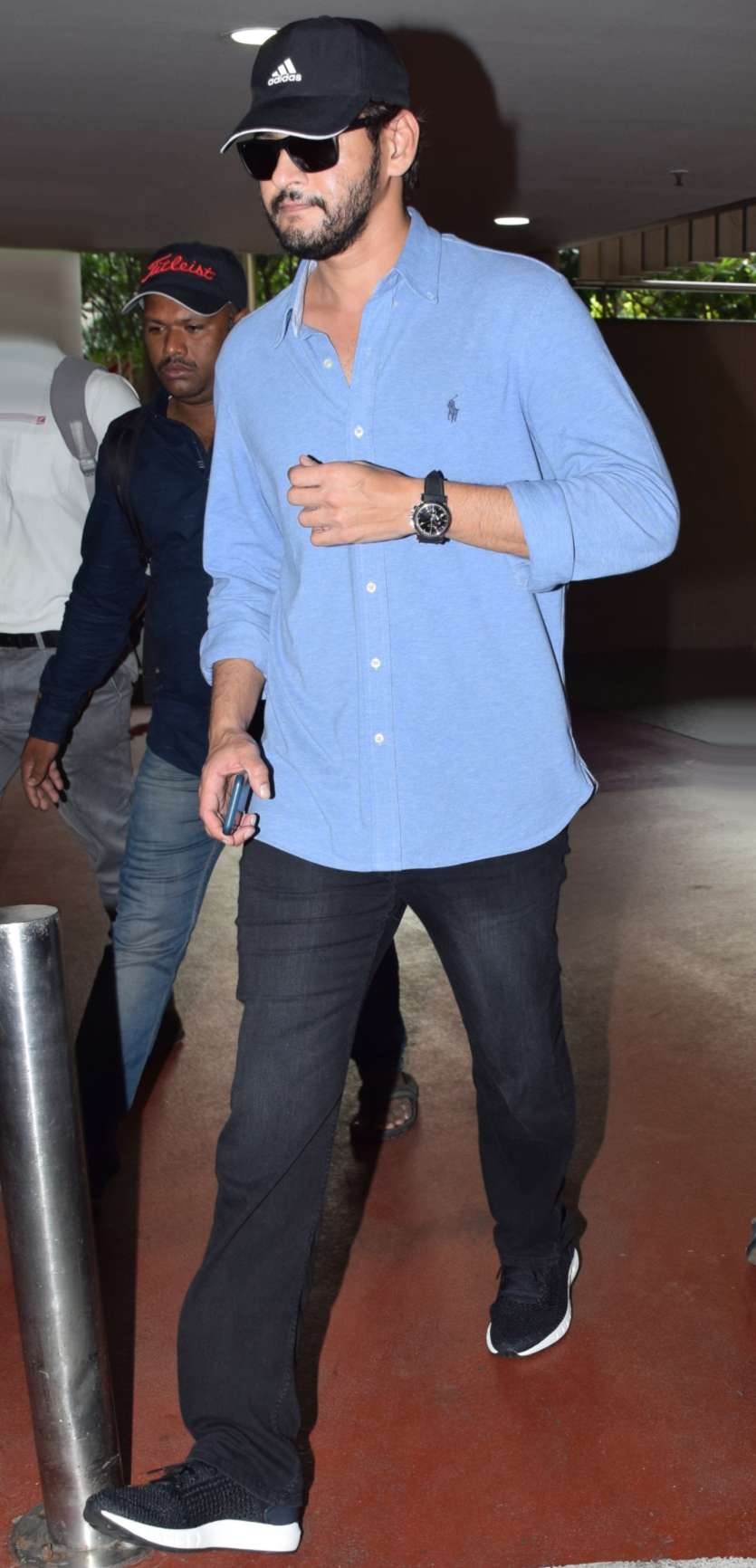 Mahesh Babu Sports Beard Look For His 25th Film Check Out Latest Pics