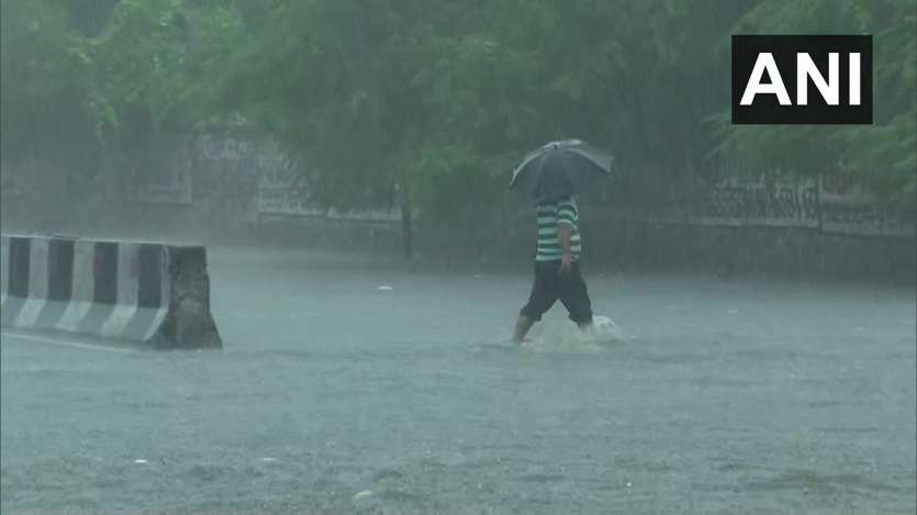 Heavy rains continue to lash Delhi; Visuals from Azadpur