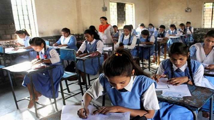 indiatvnews.com - PTI - MP Board 2020: 15-year-old girl, who attended school by cycling 24 km a day, gets 98.7% in Class 10 exam