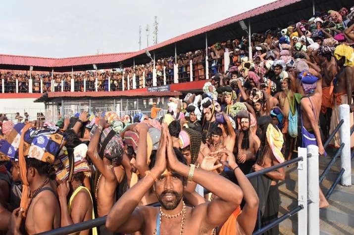 Devotees waiting to offer prayers.