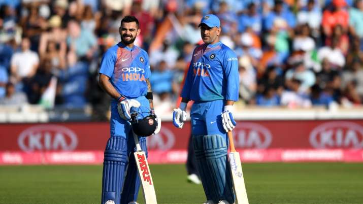 Kudos to Virat Kohli for still having MS Dhoni in team: Michael Hussey